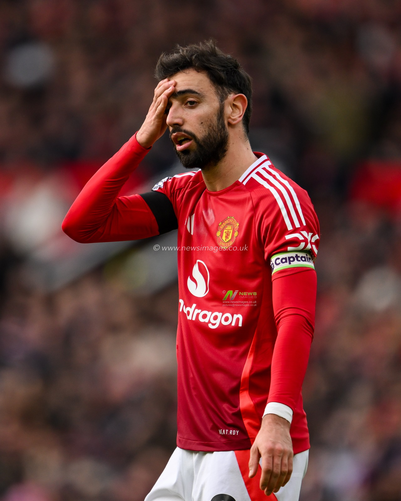 Bruno Fernandes of Manchester United looks dejected during the Premier League match Manchester United vs Crystal Palace at Old Trafford, Manchester, United Kingdom, 2nd February 2025

(Photo by Craig Thomas/News Images)