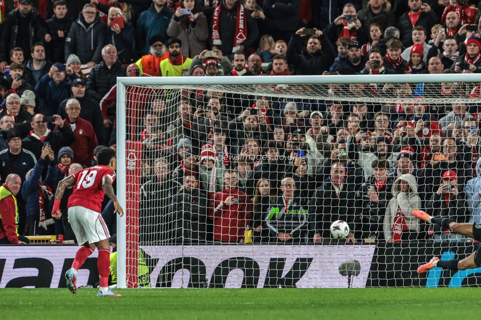 Igor Jesus of Nottingham Forest scores a penalty to make it 2-0 during the UEFA Europa League Matchday 3 of 8 Nottingham Forest vs Porto at City Ground, Nottingham, United Kingdom, 23rd October 2025

(Photo by Mark Cosgrove/News Images)