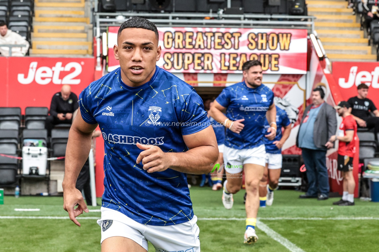 Albert Hopoate of Warrington Wolves in the pre-game warm up during the Betfred Super League round 20 match Leigh Leopards vs Warrington Wolves at Leigh Sports Village, Leigh, United Kingdom on 25 July 2026

(Photo by Alfie Cosgrove/News Images)