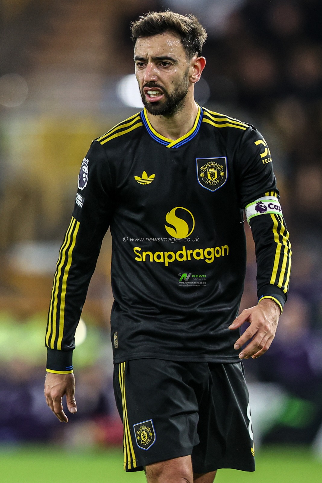 Bruno Fernandes of Manchester Untied during the Premier League match Wolverhampton Wanderers vs Manchester United at Molineux, Wolverhampton, United Kingdom, 8th December 2025

(Photo by Alfie Cosgrove/News Images)

*** GER AUT SUI OUT ***