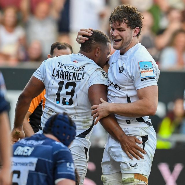 Ollie Lawrence of Bath Rugby celebrates scoring the first try during the Gallagher Premiership match Bristol Bears vs Bath at Ashton Gate, Bristol, United Kingdom on 29 May 2026

(Photo by Alex Williamson/News Images)