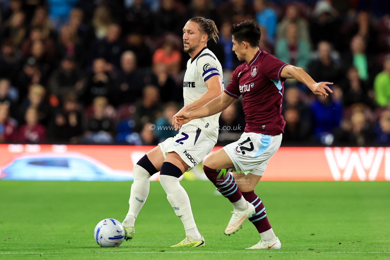 Luke Ayling of Middlesbrough avoids Dastan Satpayev of Burnley challenge during the Sky Bet Championship match Burnley vs Middlesbrough at Turf Moor, Burnley, United Kingdom on 02 September 2026

(Photo by Jorge Horsted/News Images)