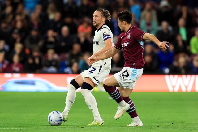 Luke Ayling of Middlesbrough avoids Dastan Satpayev of Burnley challenge during the Sky Bet Championship match Burnley vs Middlesbrough at Turf Moor, Burnley, United Kingdom on 02 September 2026

(Photo by Jorge Horsted/News Images)