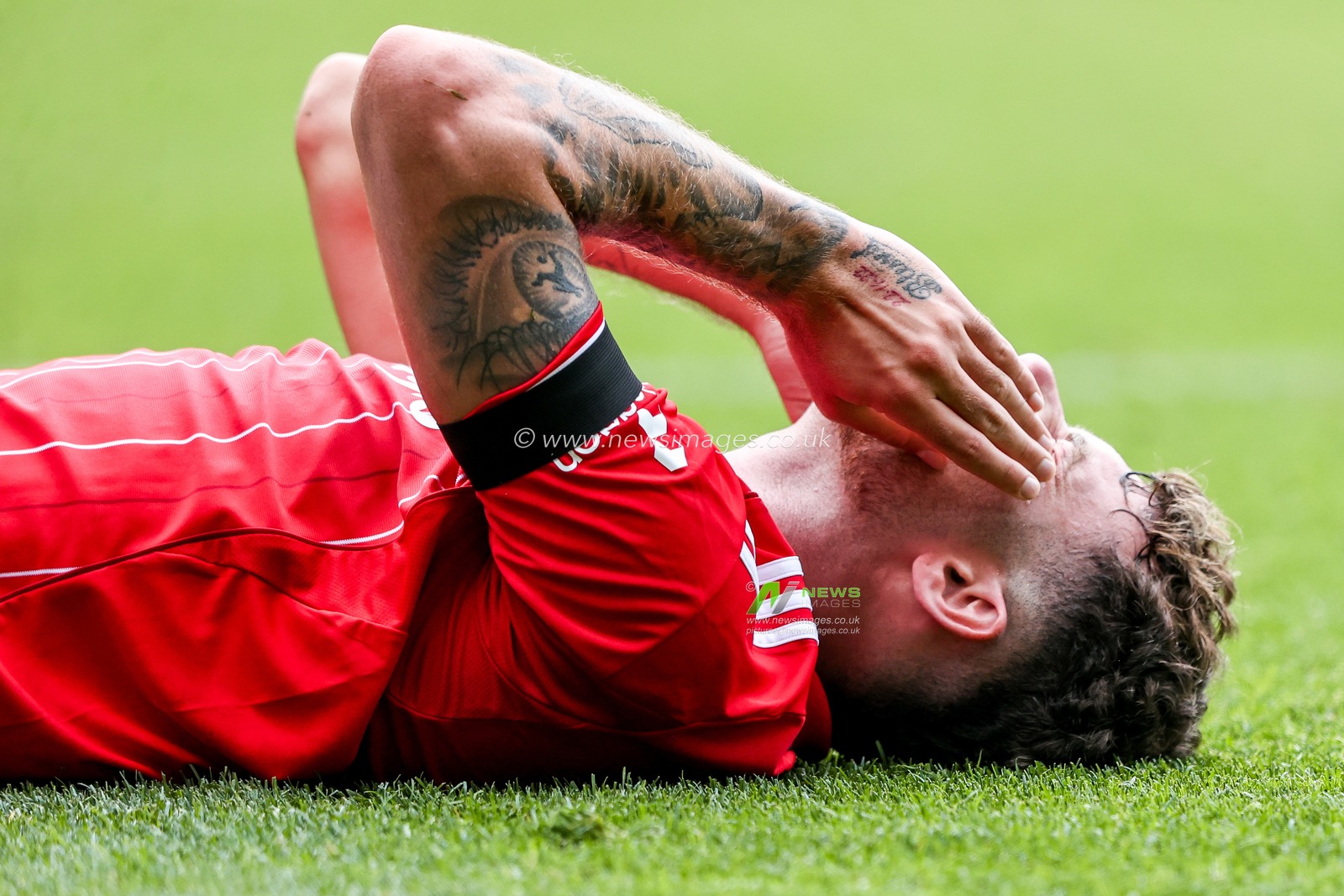 Neco Williams of Nottingham Forest goes down with injury during the Premier League match Nottingham Forest vs Brentford at City Ground, Nottingham, United Kingdom, 17th August 2025

(Photo by Alfie Cosgrove/News Images)