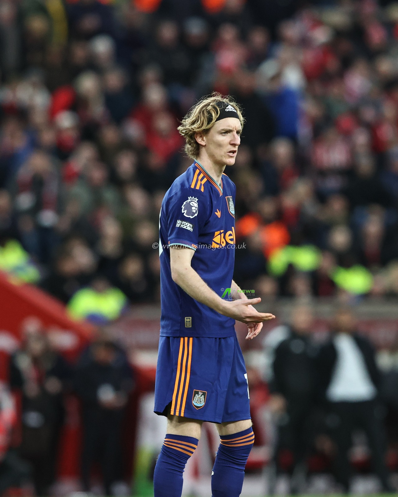 Anthony Gordon of Newcastle United during the Premier League match Sunderland vs Newcastle United at Stadium Of Light, Sunderland, United Kingdom, 14th December 2025

(Photo by Alfie Cosgrove/News Images)

*** GER AUT SUI OUT ***