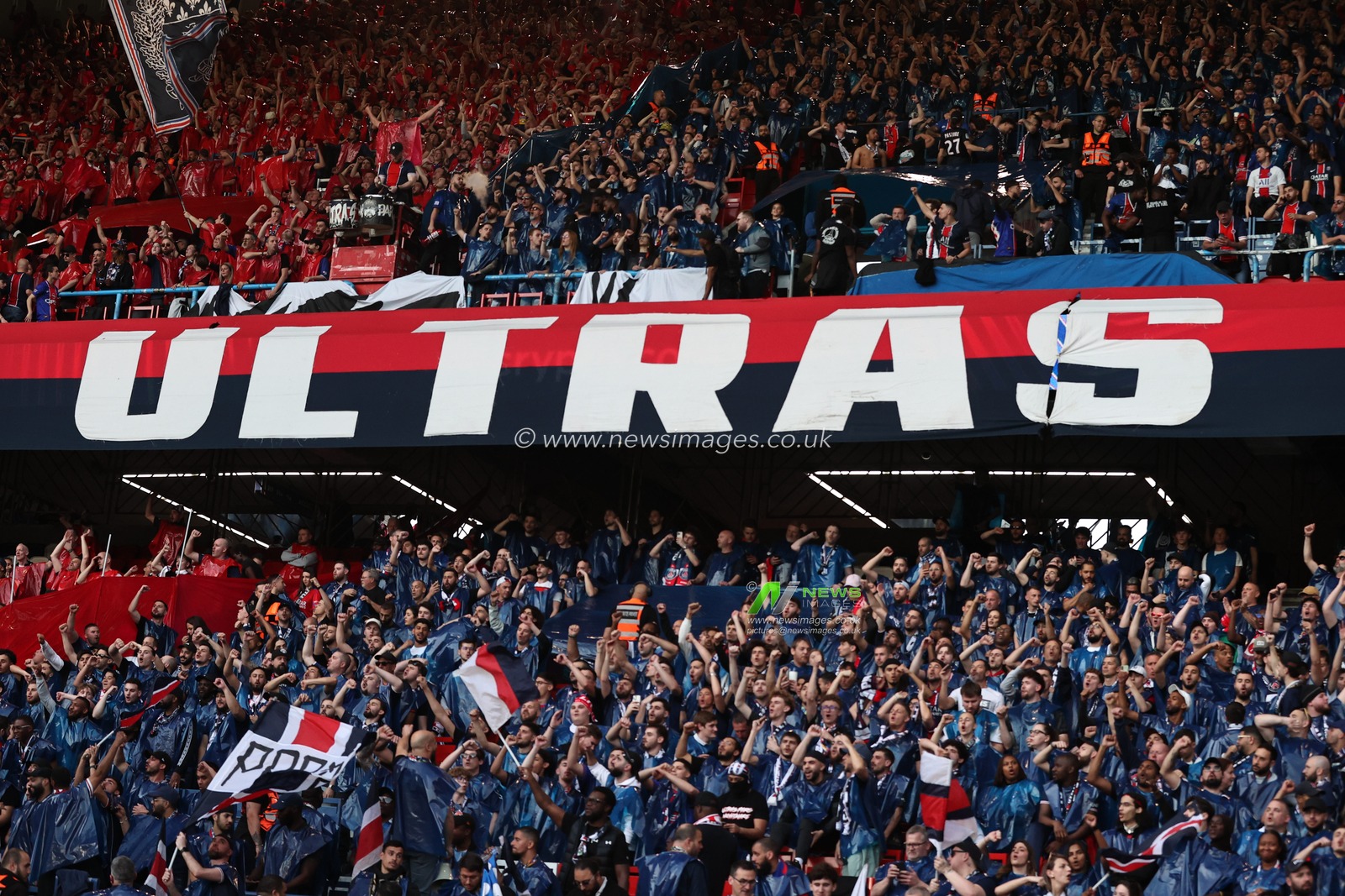 The Collectif Ultras Paris fans sing and dance ahead of kickoff during the UEFA Champions League Quarter Finals match Paris Saint-Germain vs Liverpool at Parc des Princes, Paris, France on 08 April 2026

(Photo by Alfie Cosgrove/News Images)