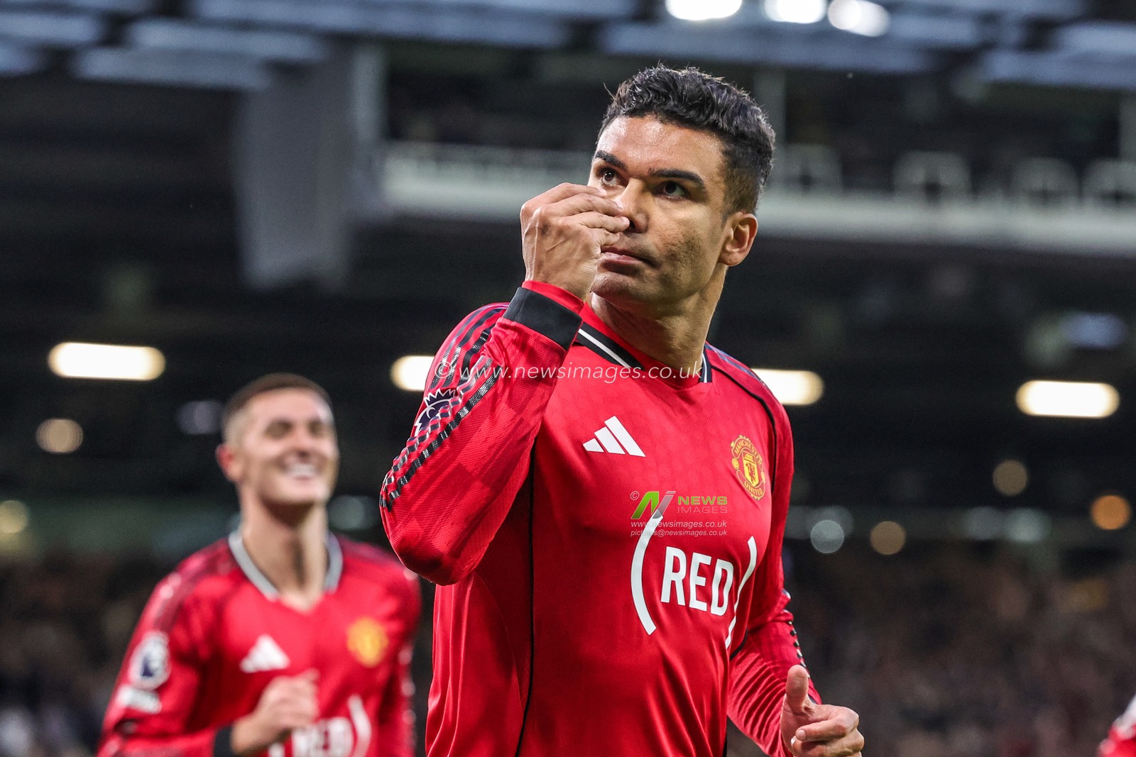 Casemiro of Manchester United celebrates his goal to make it 1-0 during the Premier League match Manchester United vs Brentford at Old Trafford, Manchester, United Kingdom on 27 April 2026

(Photo by Mark Cosgrove/News Images)