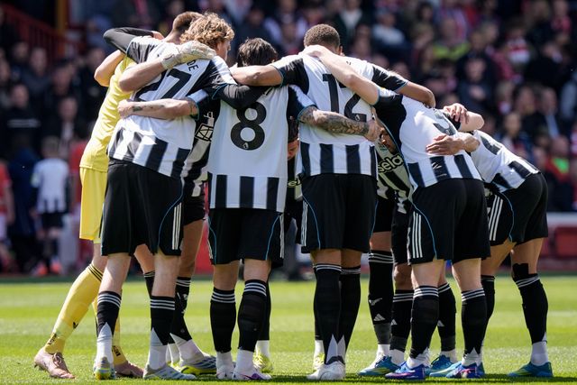 Newcastle players led by Dan Burn of Newcastle United in the pre-match team huddle during the Premier League match Nottingham Forest vs Newcastle Untied at City Ground, Nottingham, United Kingdom on 10 May 2026

(Photo by Maynard Manyowa/News Images)