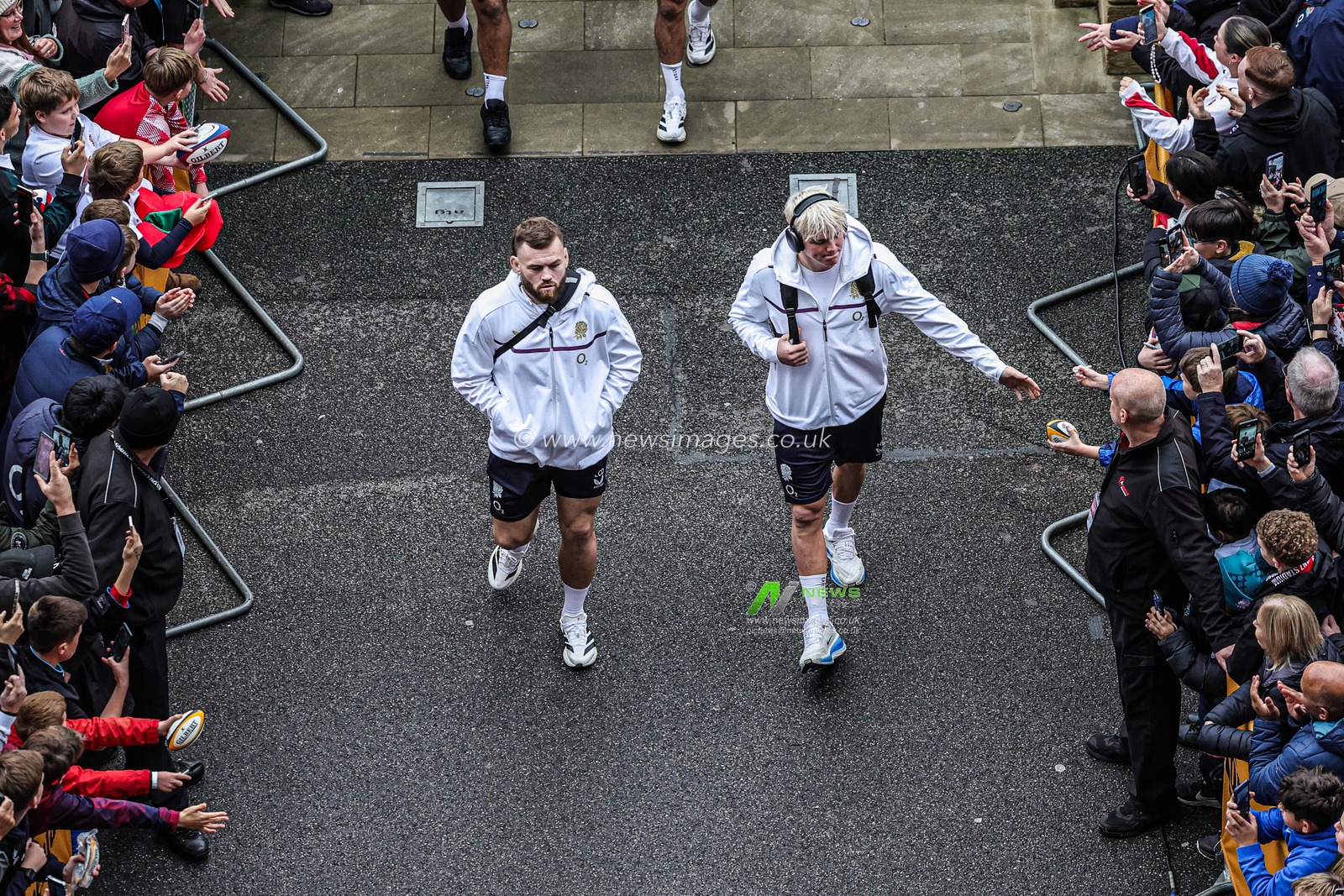 Henry Pollock of England arrives during the Quilter Nations Series 2025 match England vs New Zealand at Allianz Stadium, Twickenham, United Kingdom, 15th November 2025

(Photo by Mark Cosgrove/News Images)

*** GER AUT SUI OUT ***