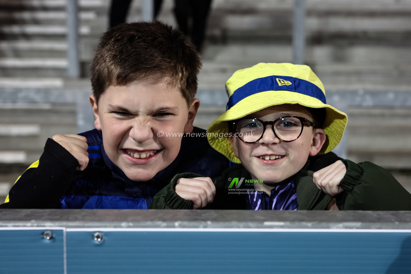 Warrington fans arrive for the game during the Betfred Super League Round 5 match St Helens vs Warrington Wolves at Totally Wicked Stadium, St Helens, United Kingdom, 21st March 2025

(Photo by Mark Cosgrove/News Images)
