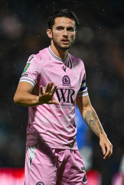 Lewis Travis of Blackburn Rovers gives his team instructions during the Carabao Cup match Stockport County vs Blackburn Rovers at Edgeley Park Stadium, Stockport, United Kingdom, 13th August 2024

(Photo by Craig Thomas/News Images)