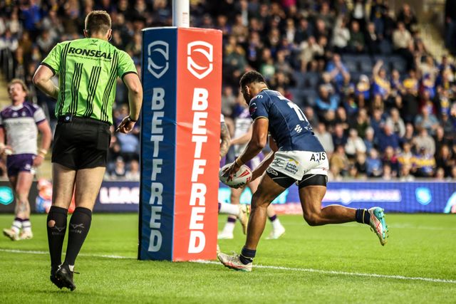 Kallum Watkins of Leeds Rhinos celebrates his try during the Betfred Super League round 10 match Leeds Rhinos vs Wakefield Trinity at AMT Headingley Stadium, Leeds, United Kingdom on 01 May 2026

(Photo by Alfie Cosgrove/News Images)