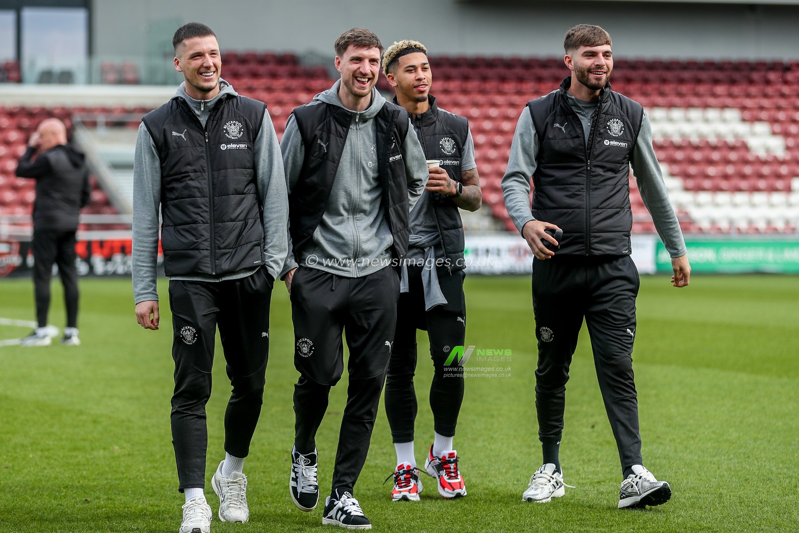 Blackpool players arrive at Sixfields Stadium prior to the Sky Bet League 1 match Northampton Town vs Blackpool at Sixfields Stadium, Northampton, United Kingdom, 22nd March 2025

(Photo by Izzy Poles/News Images)