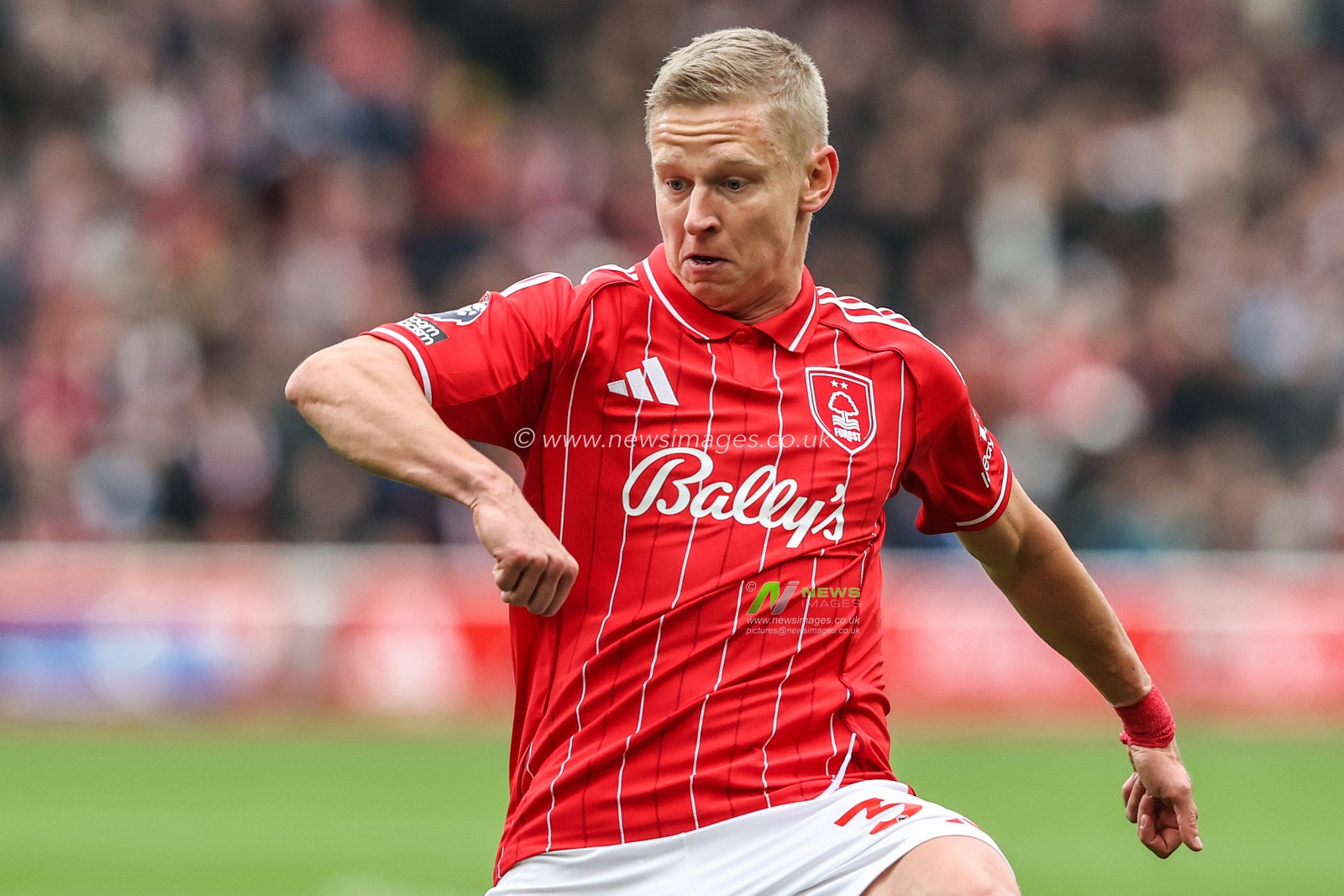 Oleksandr Zinchenko of Nottingham Forest during the Premier League match Nottingham Forest vs Chelsea at City Ground, Nottingham, United Kingdom, 18th October 2025

(Photo by Alfie Cosgrove/News Images)