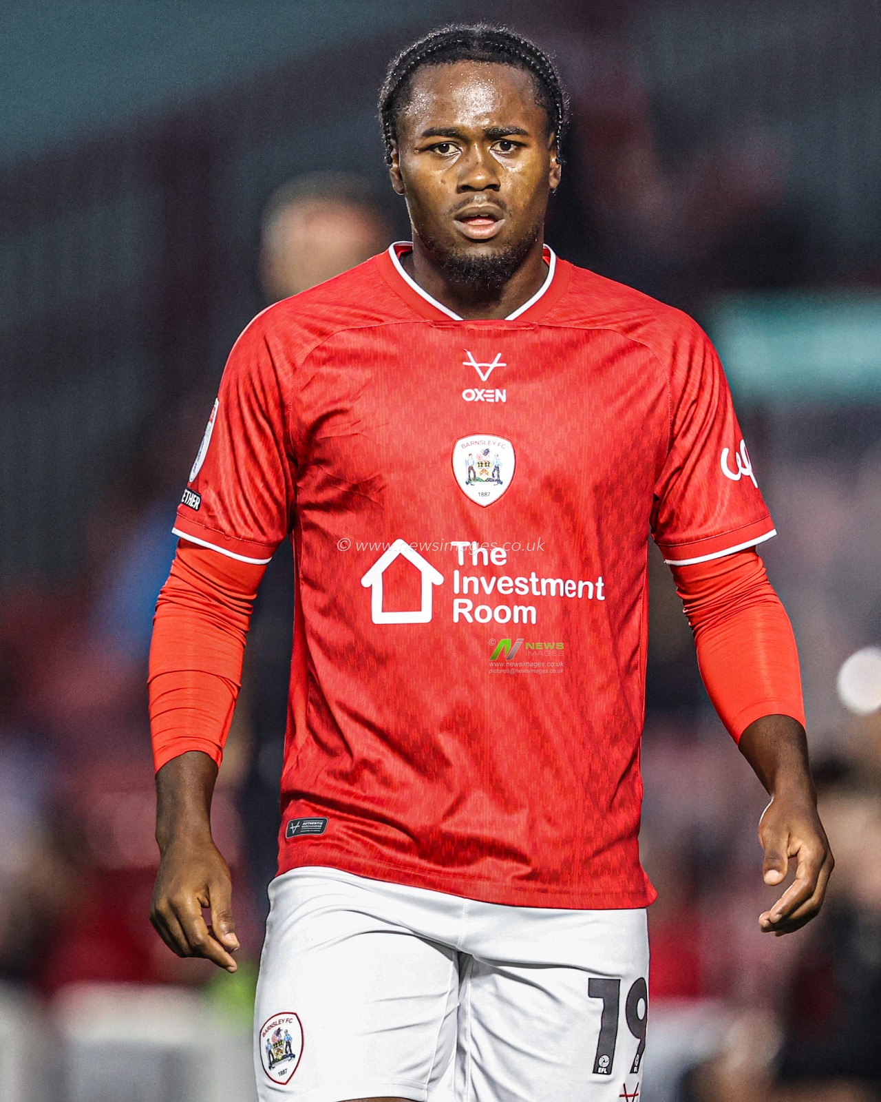 Reyes Cleary of Barnsley during the Sky Bet League One match Barnsley vs Blackpool at Oakwell, Barnsley, United Kingdom on 02 September 2026

(Photo by Alfie Cosgrove/News Images)