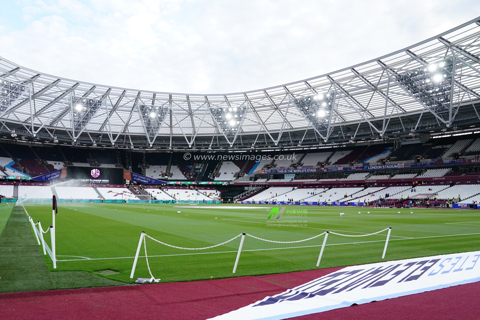 General view of the London stadium ahead of the Sky Bet Championship match West Ham United vs Wolverhampton Wanderers at London Stadium, London, United Kingdom on 01 September 2026

(Photo by Harvey Murphy/News Images)