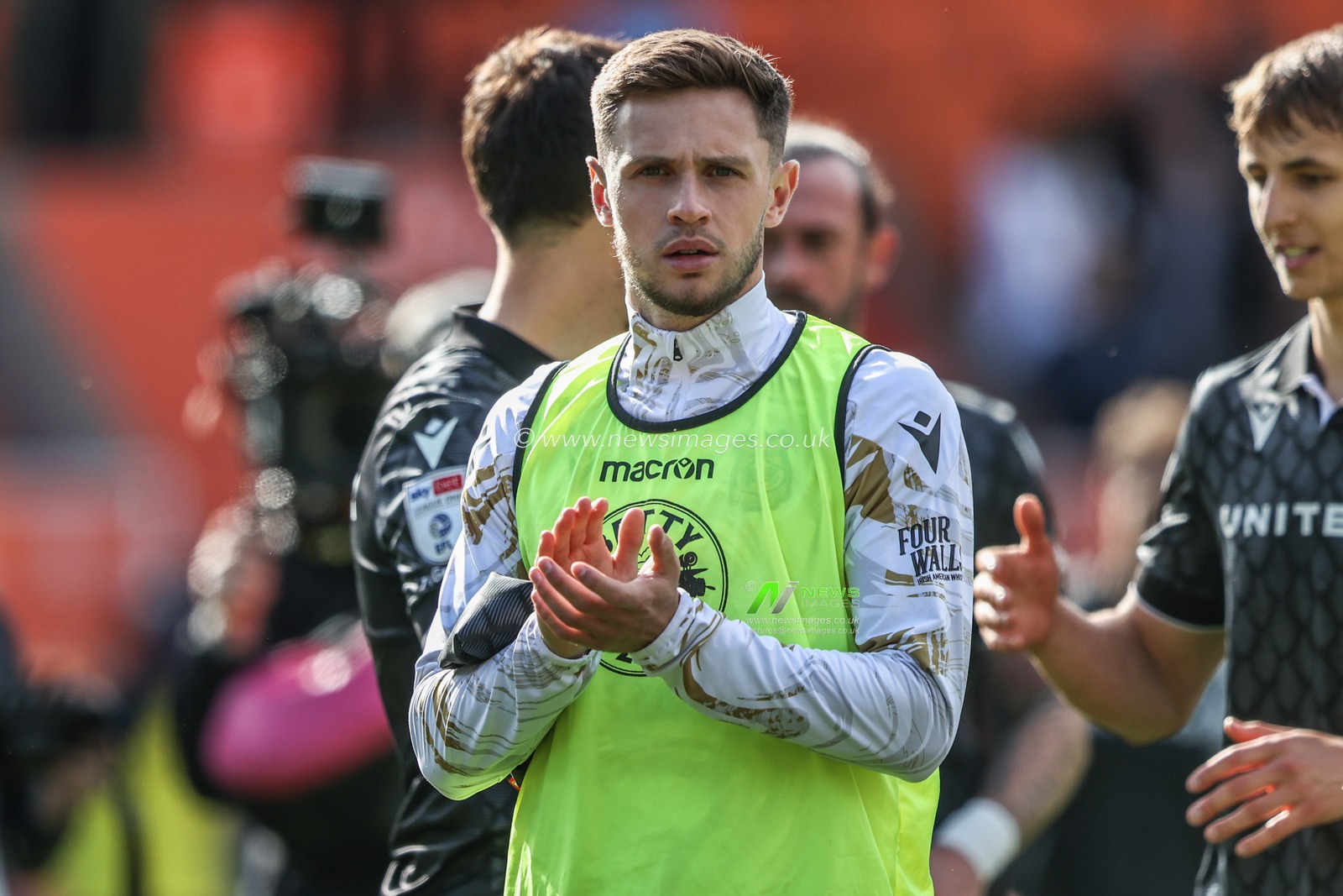 Ryan Barnett of Wrexham applauds the fans after the game during the Sky Bet League 1 match Blackpool vs Wrexham at Bloomfield Road, Blackpool, United Kingdom, 21st April 2025

(Photo by Alfie Cosgrove/News Images)
