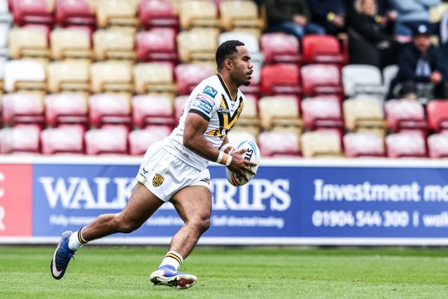 Jason Qareqare of Castleford Tigers breaks with the ball during the Betfred Super League round 12 match York Knights vs Castleford Tigers at LNER Community Stadium, York, United Kingdom on 16 May 2026

(Photo by Alfie Cosgrove/News Images)