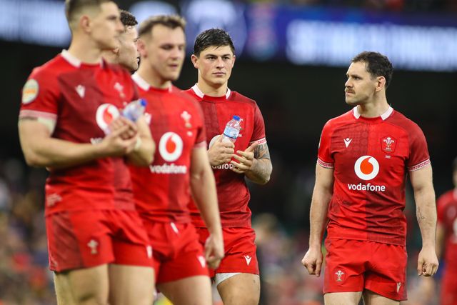 Louis Rees-Zammit of Wales and his Welsh teammates at the final whistle during the Guinness Six Nations match Wales vs France at Principality Stadium, Cardiff, United Kingdom, 15th February 2026

(Photo by Andrew Lewis/News Images)