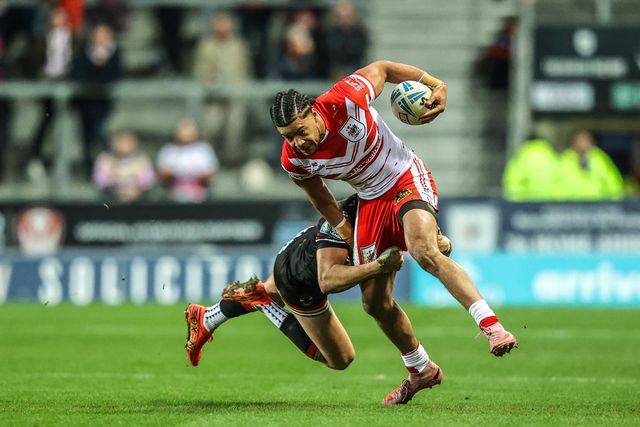 Lewis Murphy of St Helens is tackled by Luke Hooley of Bradford Bulls during the Betfred Super League round 4 match St Helens vs Bradford Bulls at The BrewDog Stadium, St Helens, United Kingdom on 07 March 2026

(Photo by Alfie Cosgrove/News Images)