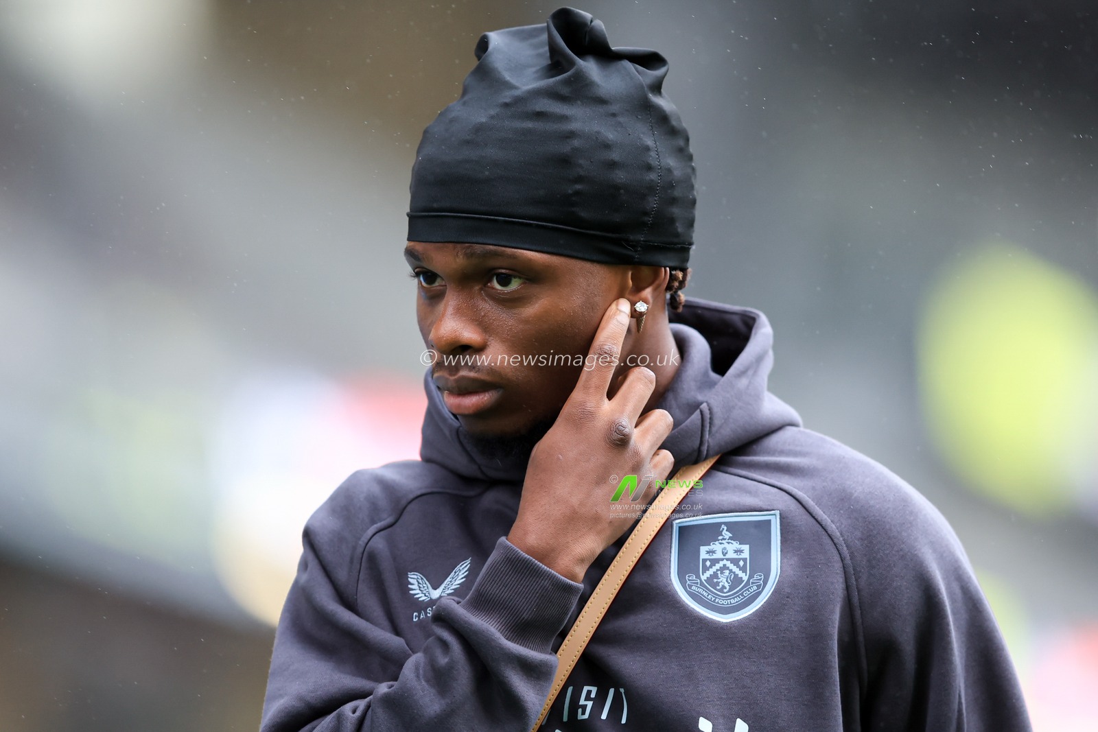 Largie Ramazani of Burnley arrives at the stadium ahead of the Sky Bet Championship match Burnley vs Middlesbrough at Turf Moor, Burnley, United Kingdom on 02 September 2026

(Photo by Jorge Horsted/News Images)