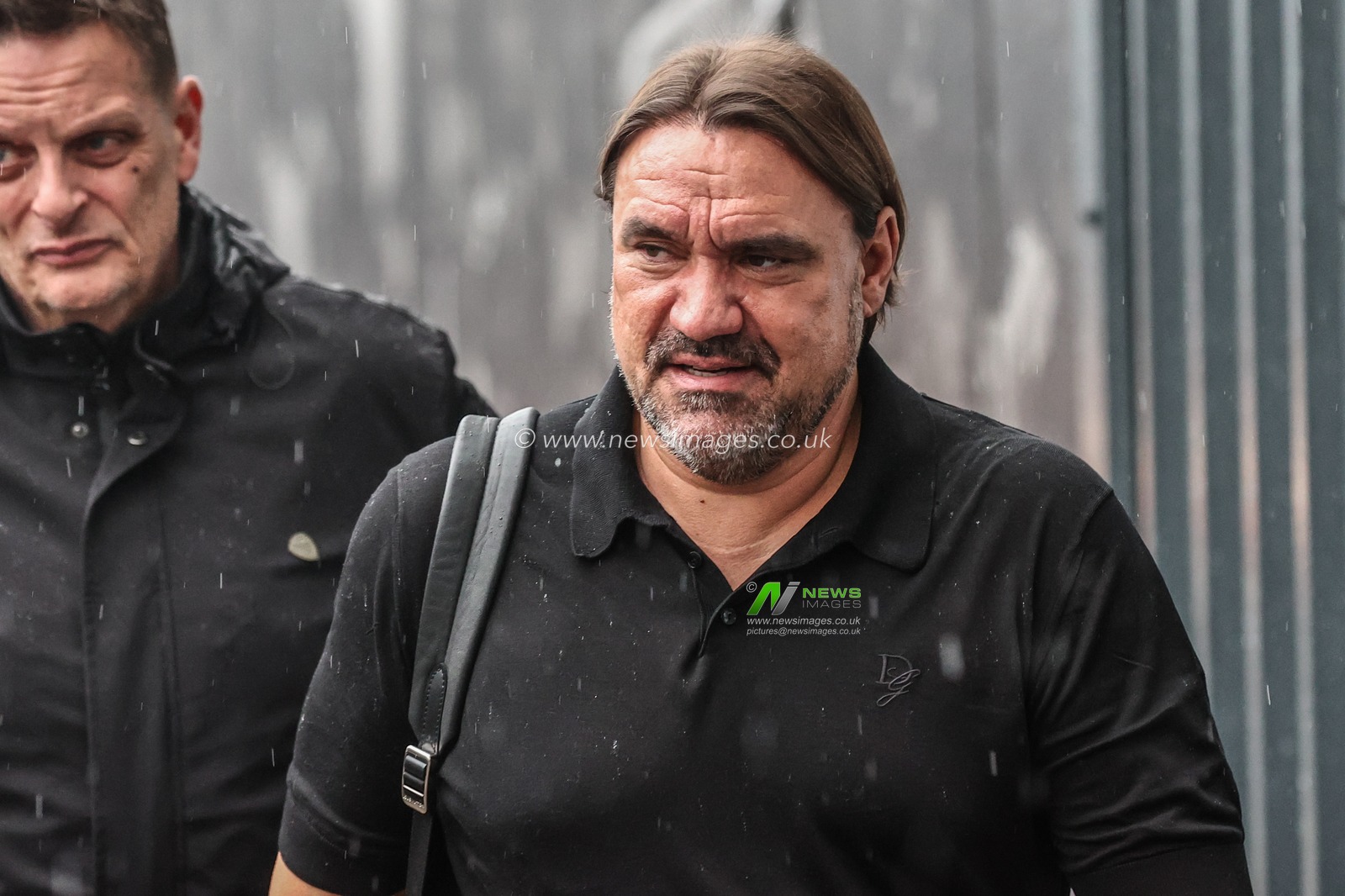 Daniel Farke manager of Leeds United arrives during the Premier League match Leeds United vs Aston Villa at Elland Road, Leeds, United Kingdom, 23rd November 2025

(Photo by Alfie Cosgrove/News Images)

*** GER AUT SUI OUT ***