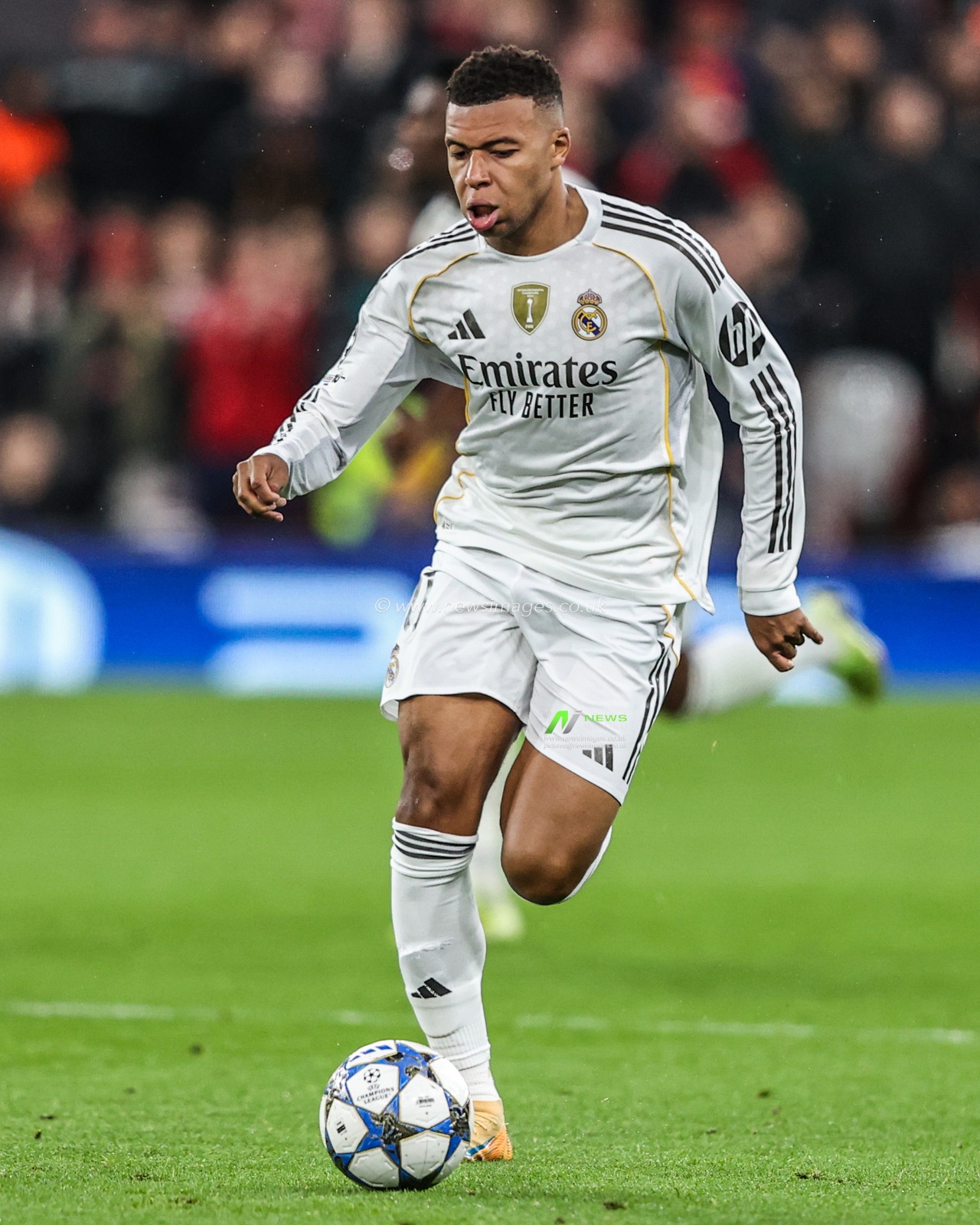 Kylian Mbappe of Real Madrid breaks with the ball during the UEFA Champions League Matchday 4 of 8 Liverpool vs Real Madrid at Anfield, Liverpool, United Kingdom, 4th November 2025

(Photo by Alfie Cosgrove/News Images)

*** GER AUT SUI OUT ***