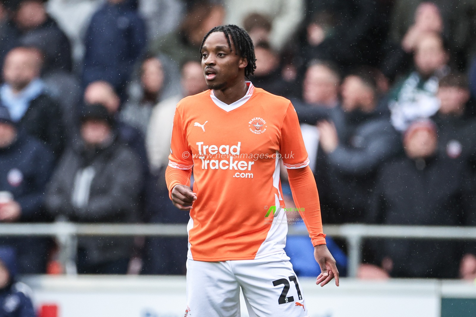 Niall Ennis of Blackpool during the Sky Bet League 1 match Blackpool vs Bolton Wanderers at Bloomfield Road, Blackpool, United Kingdom, 29th March 2025

(Photo by Mark Cosgrove/News Images)