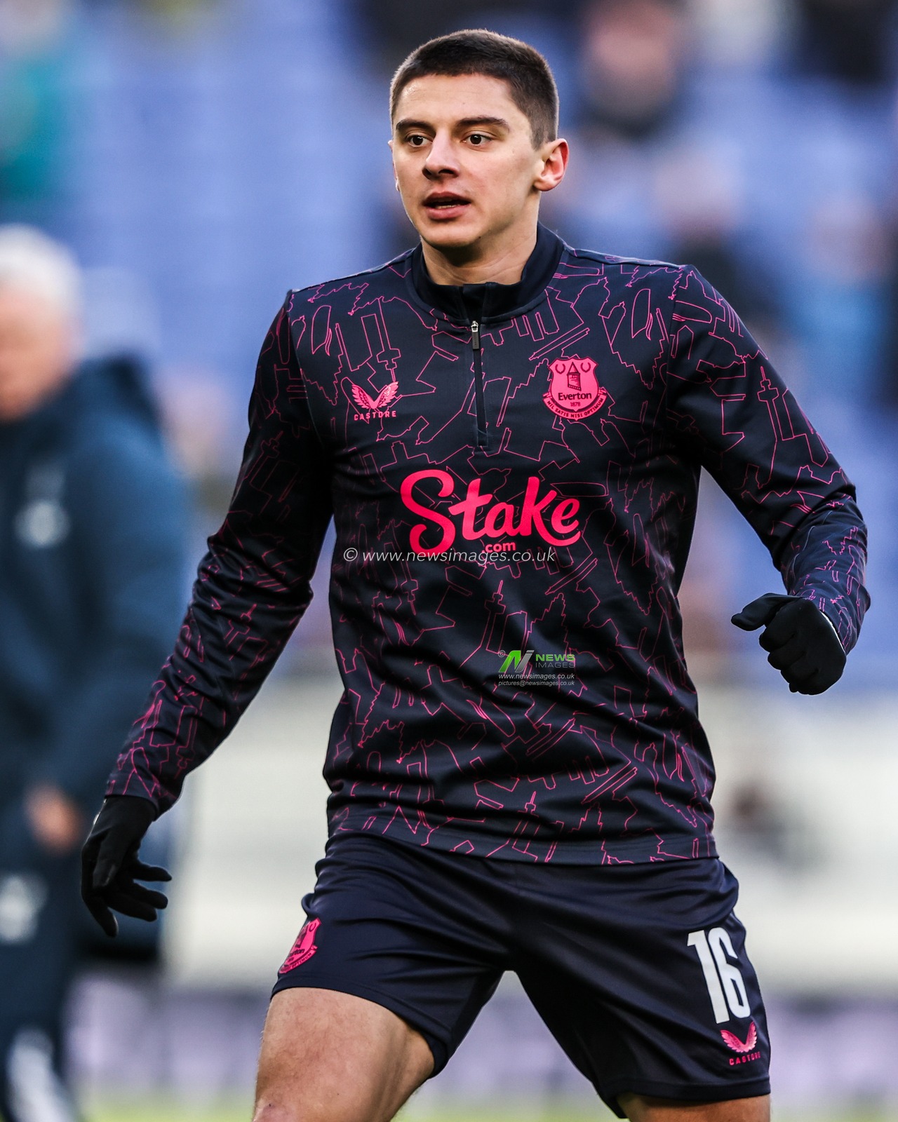Vitaliy Mykolenko of Everton in the pregame warmup session during the Emirates FA Cup Third Round match Everton vs Sunderland at Hill Dickinson Stadium, Liverpool, United Kingdom, 10th January 2026

(Photo by Alfie Cosgrove/News Images)