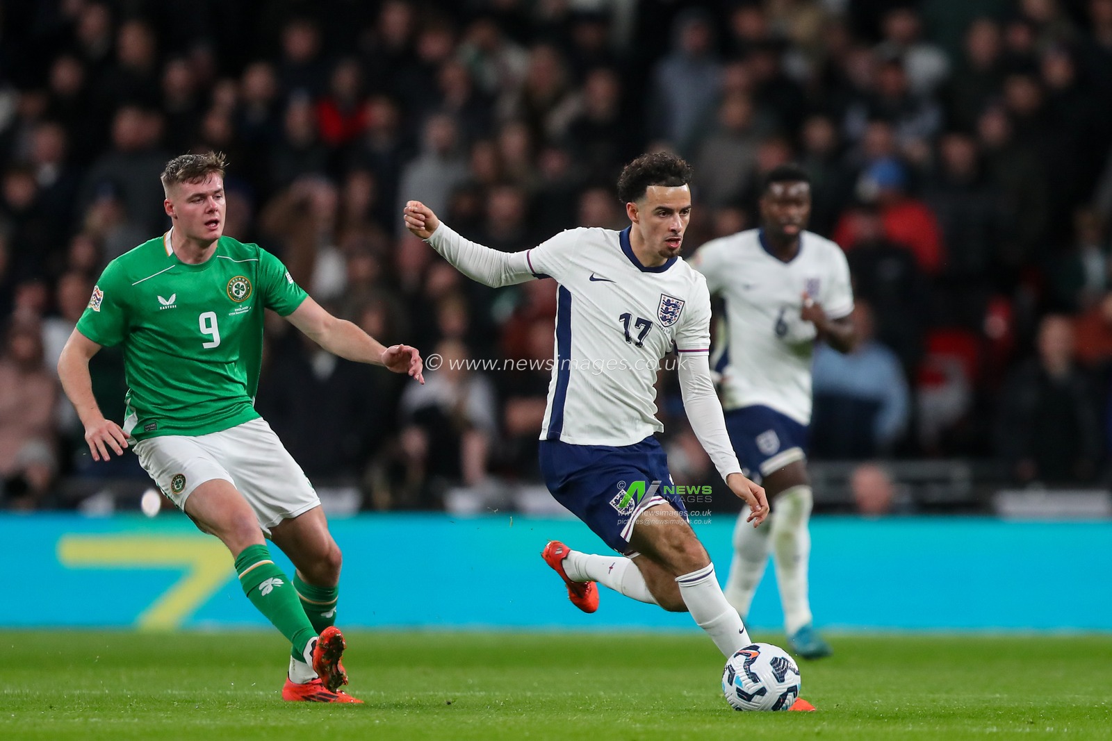 Curtis Jones of England breaks with the ball during the UEFA Nations League, League B - Group 2 match England vs Republic of Ireland at Wembley Stadium, London, United Kingdom, 17th November 2024

(Photo by Gareth Evans/News Images)