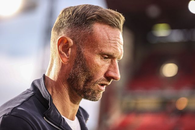Ian Evatt manager of Blackpool during the Sky Bet League One match Barnsley vs Blackpool at Oakwell, Barnsley, United Kingdom on 02 September 2026

(Photo by Alfie Cosgrove/News Images)