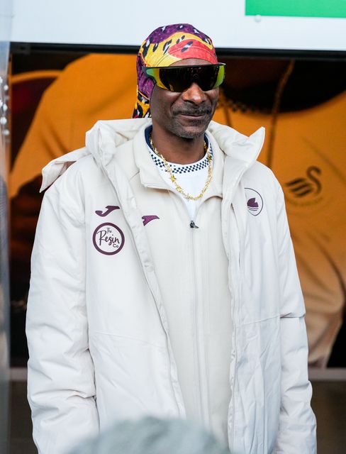 Snoop Dogg arrives at the Swansea.com Stadium ahead of the Sky Bet Championship match Swansea City vs Preston North End at Swansea.com Stadium, Swansea, United Kingdom on 24 February 2026

(Photo by Andrew Lewis/News Images)