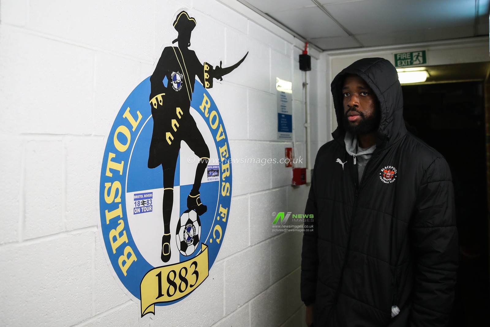 Josh Onomah of Blackpool arrives ahead of the Sky Bet League 1 match Bristol Rovers vs Blackpool at Memorial Stadium, Bristol, United Kingdom, 26th November 2024

(Photo by Gareth Evans/News Images)