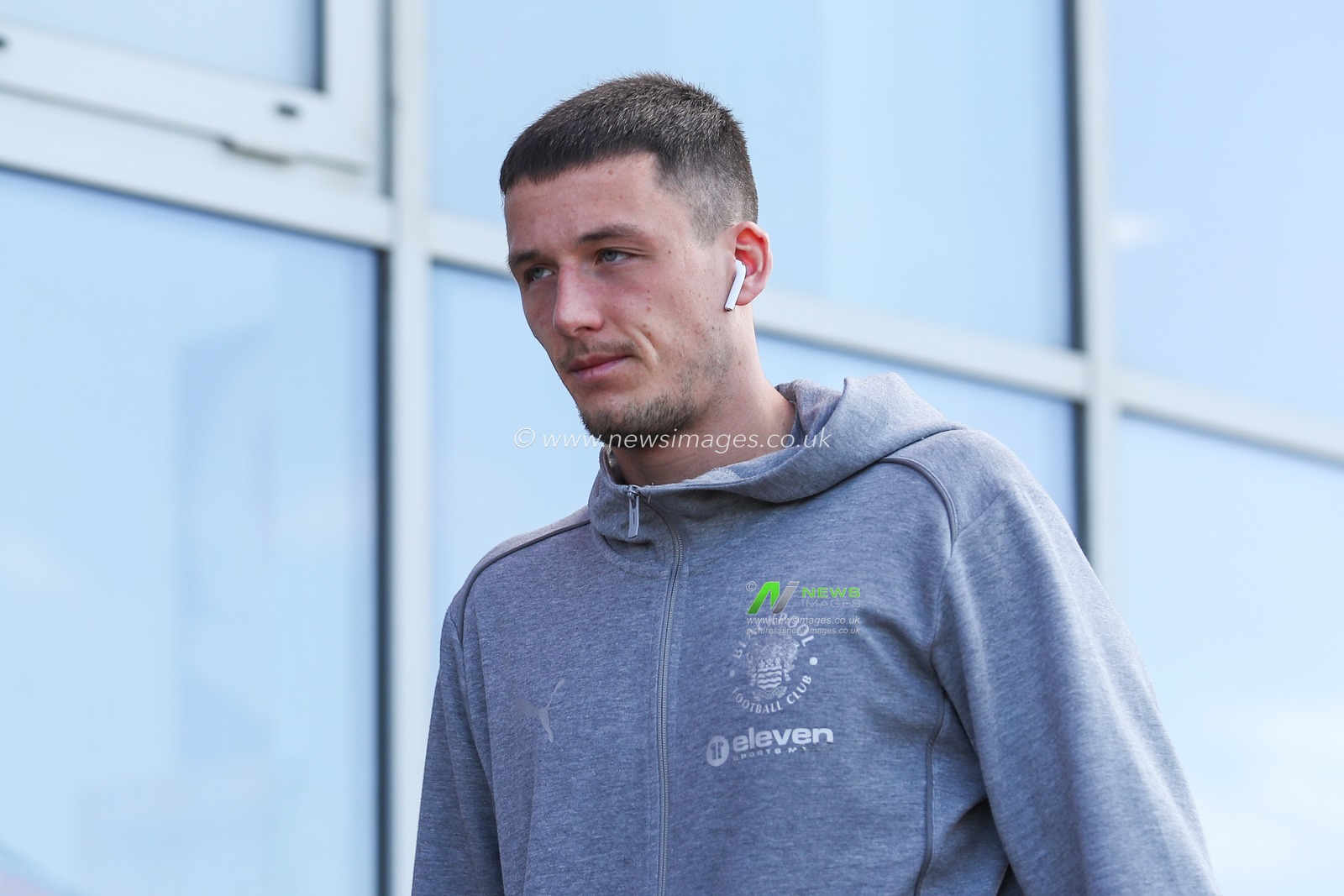 Oliver Casey of Blackpool arrives ahead of the Sky Bet League 1 match Rotherham United vs Blackpool at New York Stadium, Rotherham, United Kingdom, 5th April 2025

(Photo by Gareth Evans/News Images)