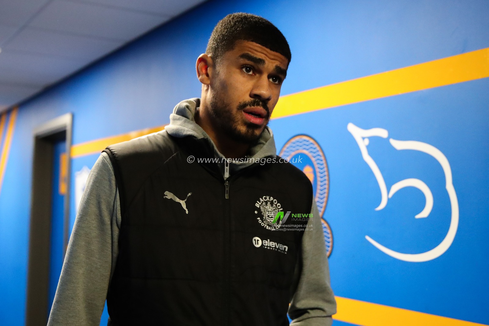 Ashley Fletcher of Blackpool arrives ahead of the Sky Bet League 1 match Shrewsbury Town vs Blackpool at Croud Meadow, Shrewsbury, United Kingdom, 4th December 2024

(Photo by Gareth Evans/News Images)