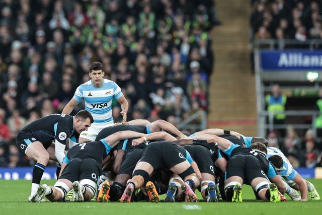 Ben Spencer of England feeds the scrum during the Quilter Nations Series 2025 match England vs Argentina at Allianz Stadium, Twickenham, United Kingdom, 23rd November 2025

(Photo by Mark Cosgrove/News Images)

*** GER AUT SUI OUT ***