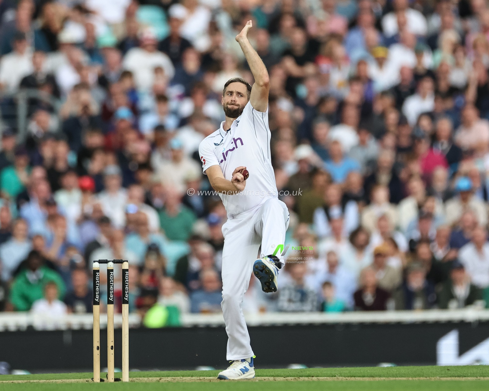 Chris Woakes of England off-spin bowling due to poor light during the 3rd Rothesay Test Match Day Two England v Sri Lanka at The Kia Oval, London, United Kingdom, 7th September 2024

(Photo by Mark Cosgrove/News Images)
