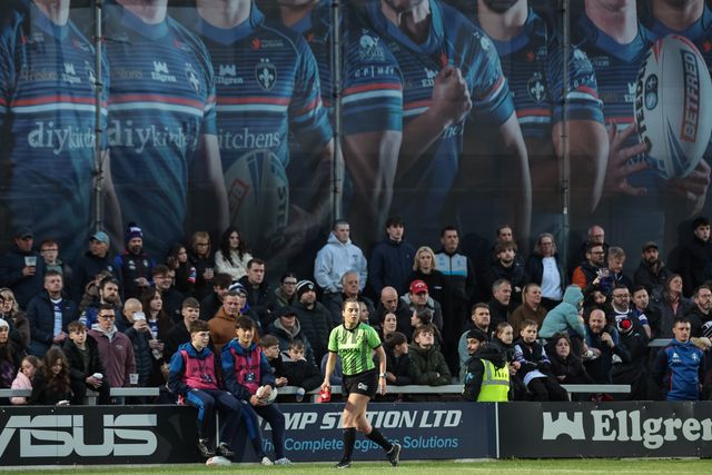 RFL line official Tara Jones during the Betfred Super League round 11 match Wakefield Trinity vs Catalans Dragons at DIY Kitchens Stadium, Wakefield, United Kingdom on 15 May 2026

(Photo by Mark Cosgrove/News Images)