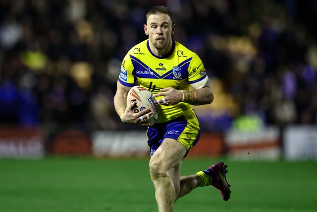 Matt Dufty of Warrington Wolves breaks with the ball during the Betfred Super League Round 6 match Warrington Wolves vs Leeds Rhinos at Halliwell Jones Stadium, Warrington, United Kingdom, 28th March 2025

(Photo by Mark Cosgrove/News Images)