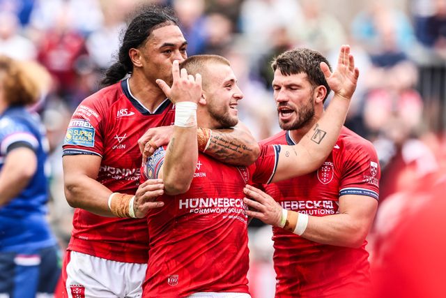 Mikey Lewis of Hull KR celebrates his try during the Betfred Super League round 13 match Wakefield Trinity vs Hull KR at DIY Kitchens Stadium, Wakefield, United Kingdom on 06 June 2026

(Photo by Alfie Cosgrove/News Images)