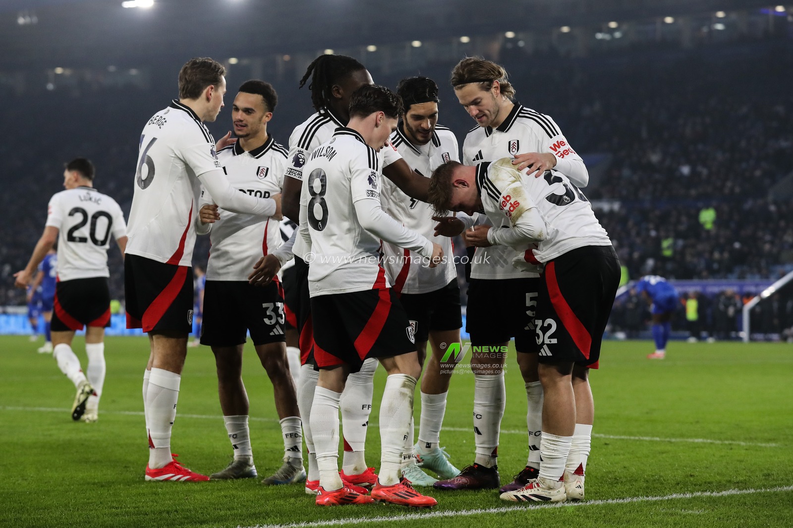 Emile Smith Rowe of Fulham celebrates his goal to make it 0-1 during the Premier League match Leicester City vs Fulham at King Power Stadium, Leicester, United Kingdom, 18th January 2025

(Photo by Gareth Evans/News Images)