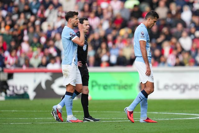 Rodri of Manchester City walks off injuredduring the Premier League match Brentford vs Manchester City at The Gtech Community Stadium, London, United Kingdom, 5th October 2025

(Photo by Harvey Murphy/News Images)