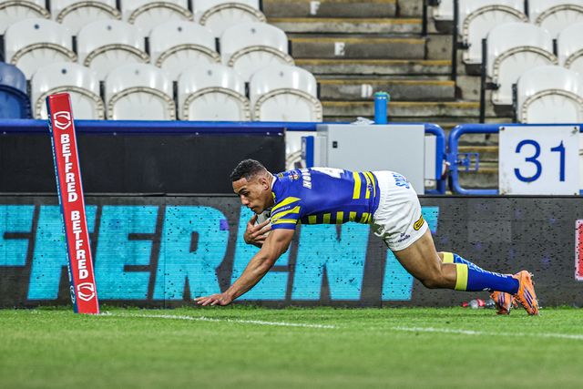 Albert Hopoate of Warrington Wolves goes over for a try during the Betfred Super League round 10 match Huddersfield Giants vs Warrington Wolves at Accu Stadium, Huddersfield, United Kingdom on 02 May 2026

(Photo by Alfie Cosgrove/News Images)