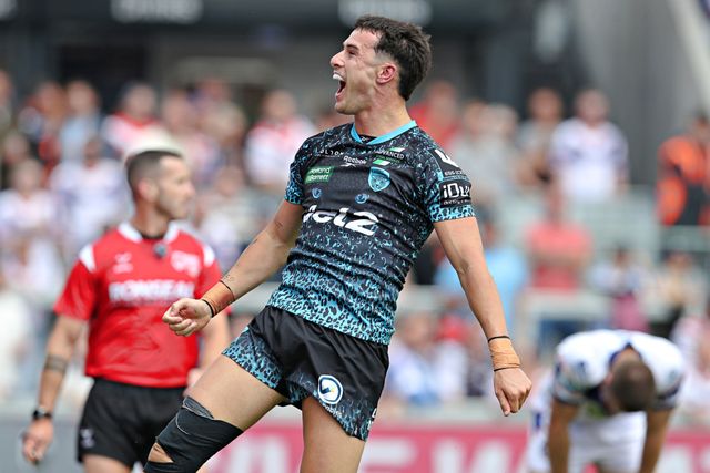 David Armstrong of Leigh Leopards celebrates scoring a try during the Betfred Super League Round 14 match Wakefield Trinity vs Leigh Leopards at DIY Kitchens Stadium, Wakefield, United Kingdom, 15th June 2025

(Photo by Sam Eaden/News Images)
