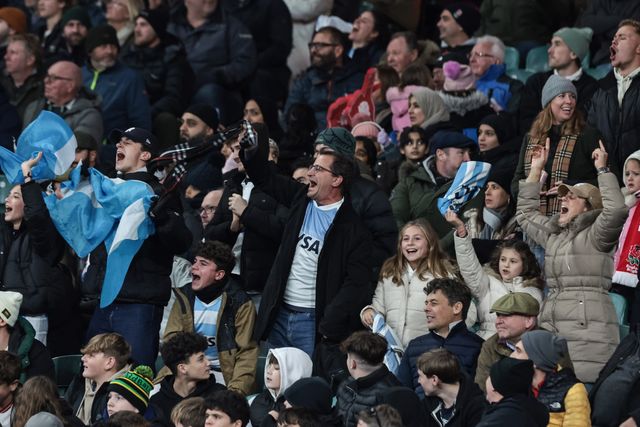 Argentina fans sing and dance late in the game as they make a comeback during the Quilter Nations Series 2025 match England vs Argentina at Allianz Stadium, Twickenham, United Kingdom, 23rd November 2025

(Photo by Mark Cosgrove/News Images)

*** GER AUT SUI OUT ***