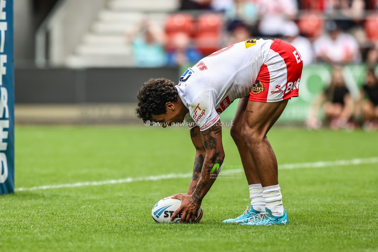 Tristan Sailor of St. Helens goes over for a try during the Betfred Super League round 16 match St Helens vs Salford Red Devils at Totally Wicked Stadium, St Helens, United Kingdom, 29th June 2025

(Photo by Alfie Cosgrove/News Images)