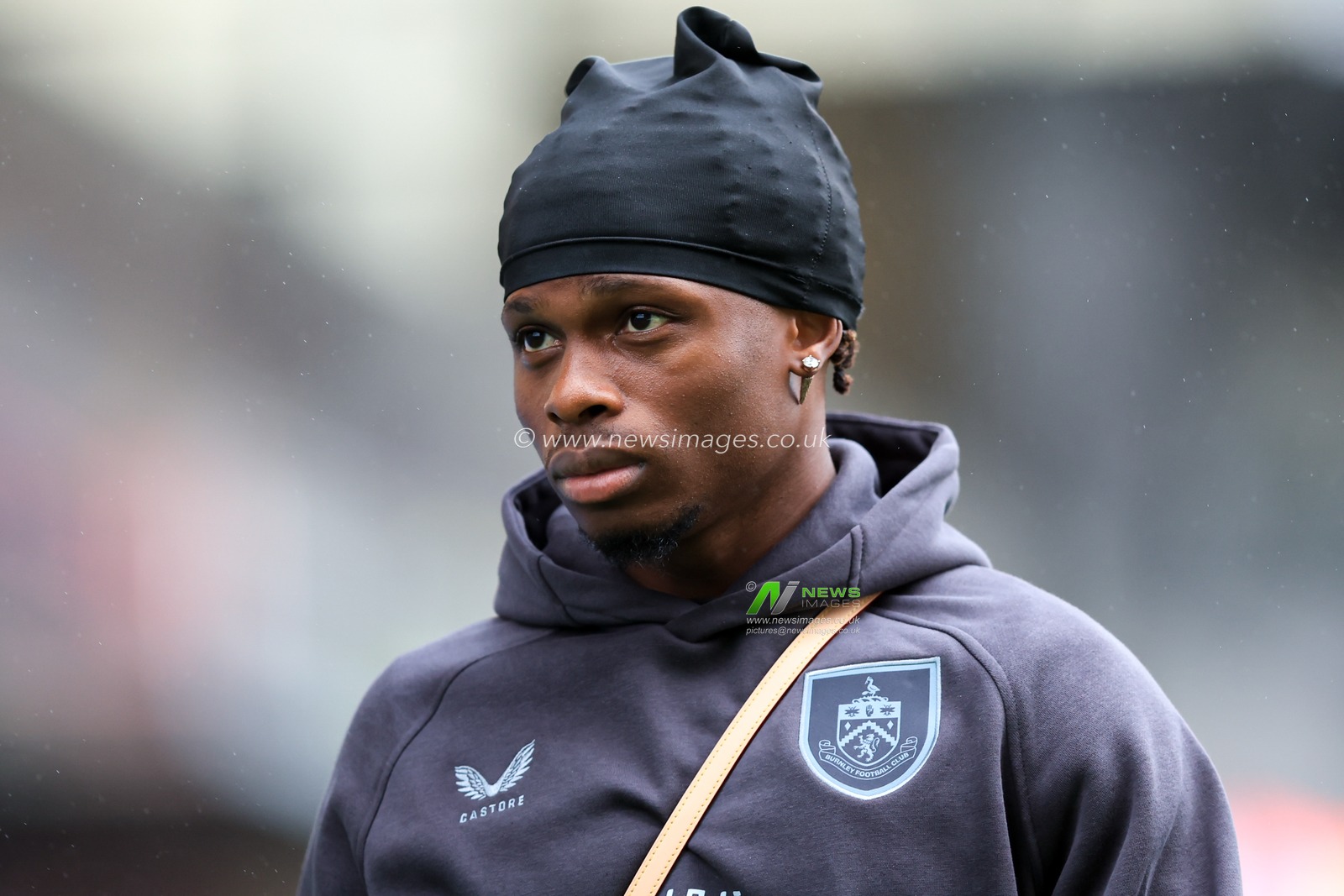 Largie Ramazani of Burnley arrives at the stadium ahead of the Sky Bet Championship match Burnley vs Middlesbrough at Turf Moor, Burnley, United Kingdom on 02 September 2026

(Photo by Jorge Horsted/News Images)