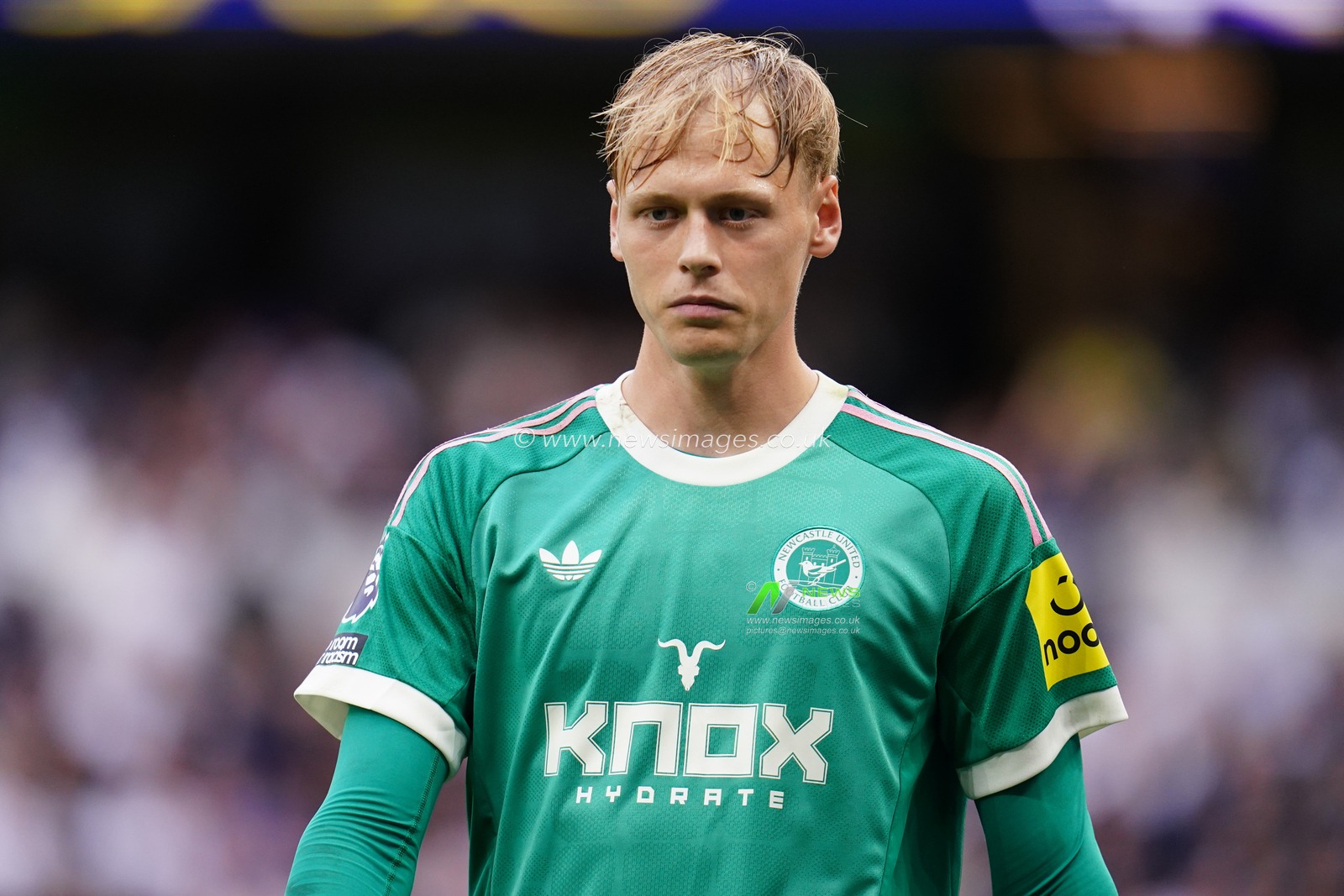 Newcastle United goalkeeper Lukas Hornicek during the Premier League match Tottenham Hotspur vs Newcastle Untied at Tottenham Hotspur Stadium, London, United Kingdom on 29 August 2026

(Photo by Harvey Murphy/News Images)