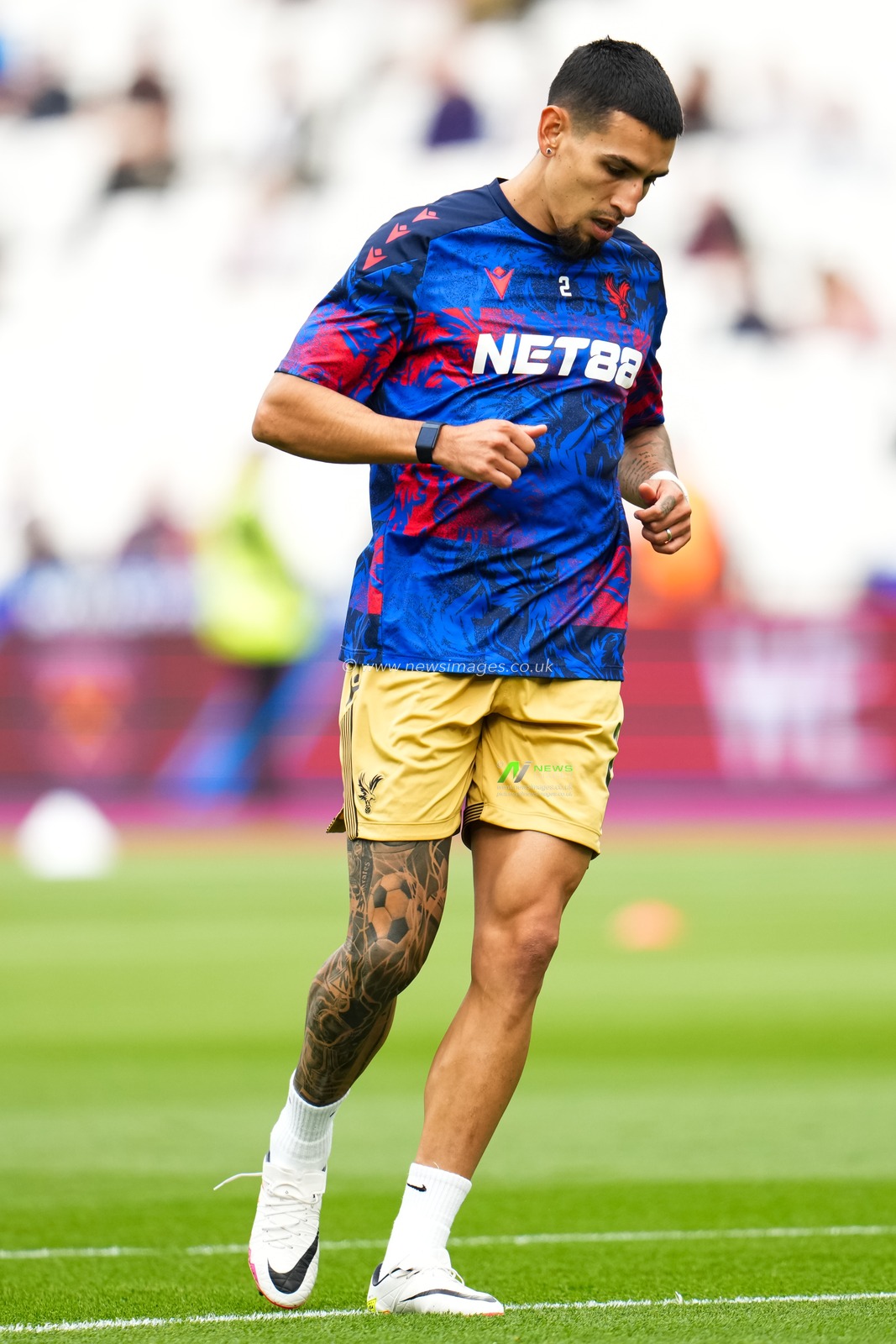 Daniel Munoz of Crystal Palace ahead of the Premier League match West Ham United vs Crystal Palace at London Stadium, London, United Kingdom, 20th September 2025

(Photo by Harvey Murphy/News Images)
