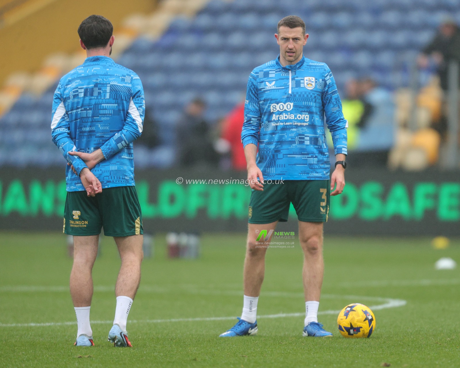 Murray Wallace of Huddersfield Town in the pregame warmup session during the Sky Bet League 1 match Mansfield Town vs Huddersfield Town at One Call Stadium, Mansfield, United Kingdom, 22nd November 2025

(Photo by Richard Bierton/News Images)

*** GER AUT SUI OUT ***